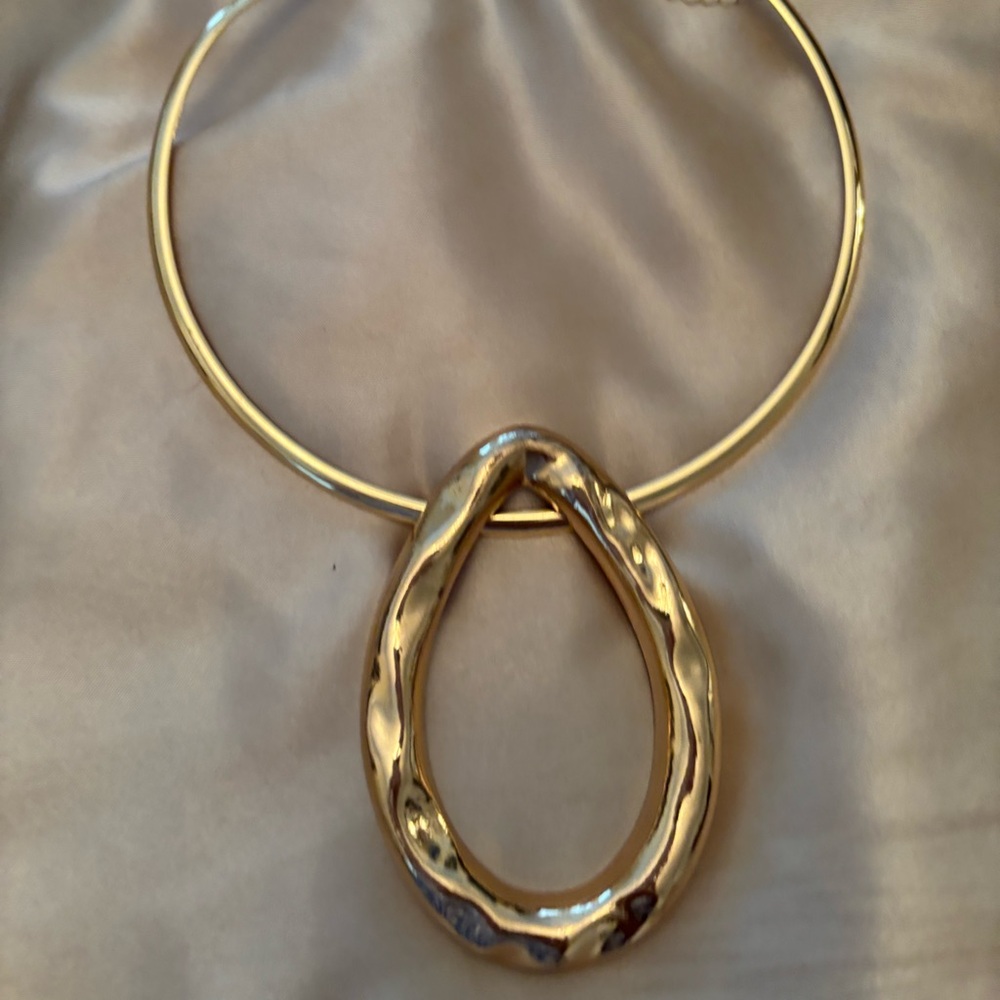 New statement gold choker